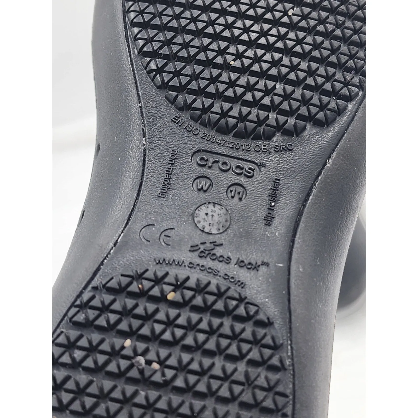Crocs Iconic Comfort Women W11 Slip Resistant Black Lock Flats Shoes Comfy Kicks