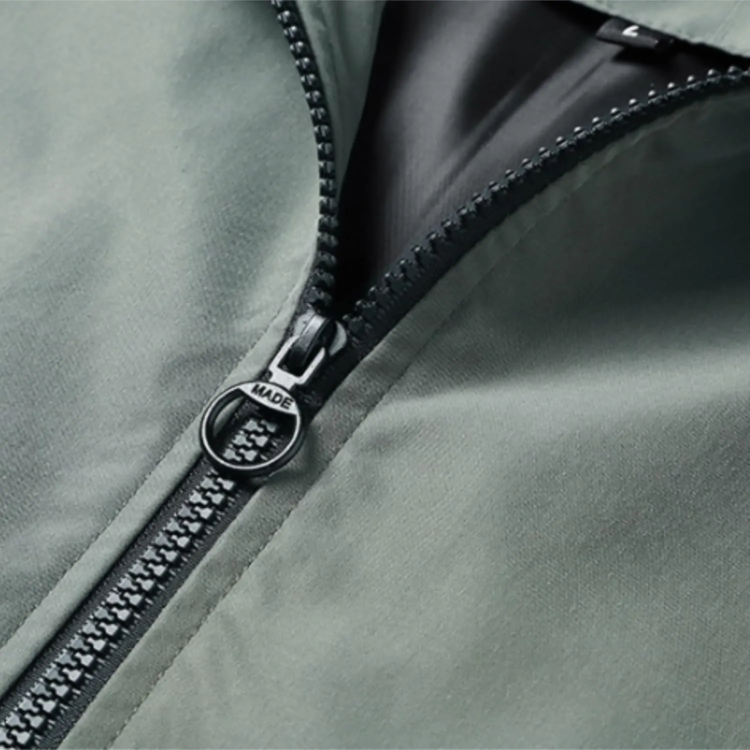 Men's Soft Shell Rain Jackets Midweight Soft Shell Water Resistant Windproof Outdoor Hooded Full Zip Hiking Rain Coat